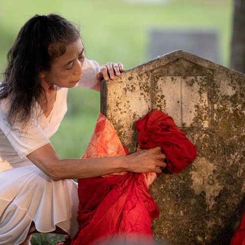 Eiko Otake cemetery performance